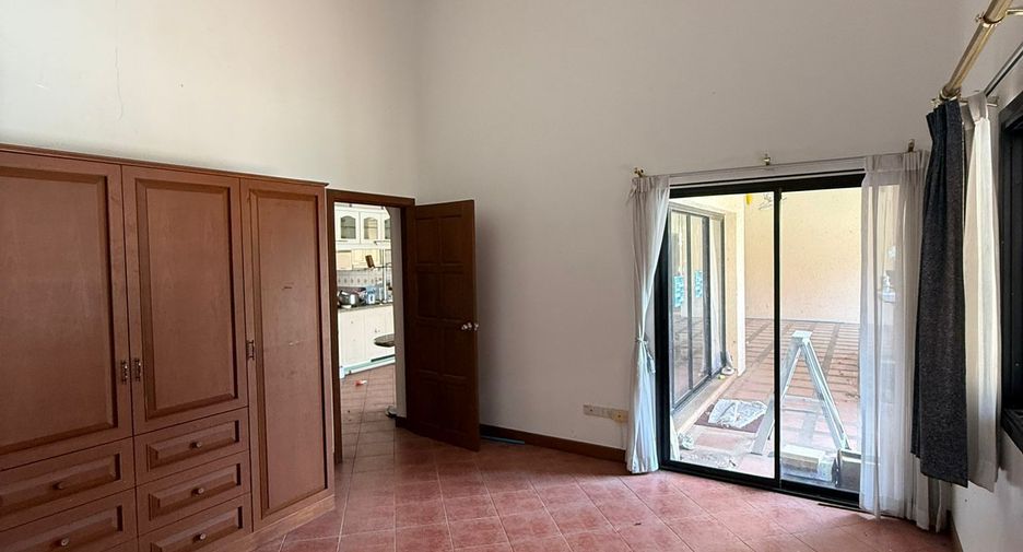For sale 6 ベッドルーム villa in Bang Lamung, Chonburi