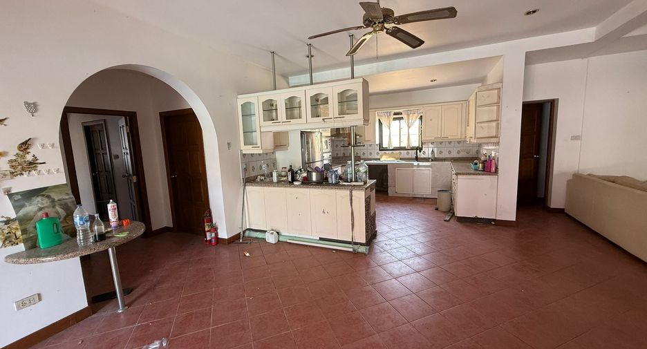 For sale 6 ベッドルーム villa in Bang Lamung, Chonburi
