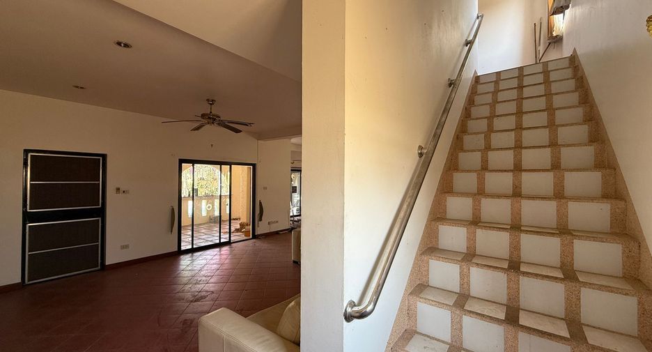 For sale 6 ベッドルーム villa in Bang Lamung, Chonburi
