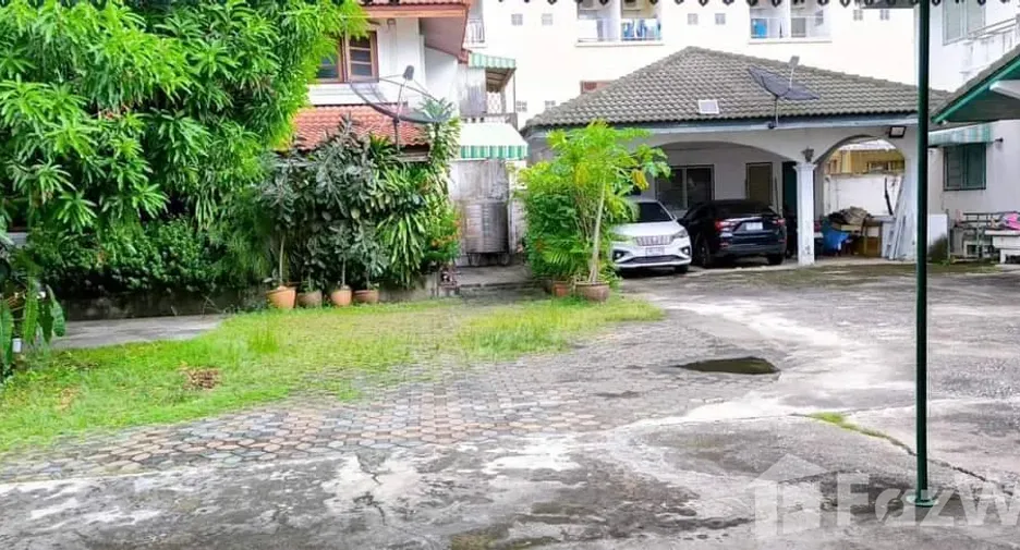For sale 12 bedrooms house in Dusit, Bangkok