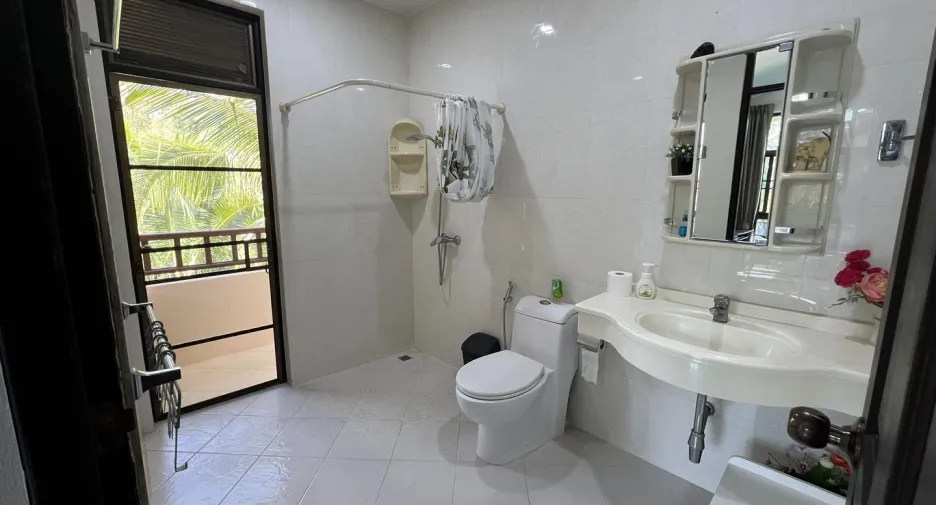 For rent 5 bedrooms villa in Hua Hin, Prachuap Khiri Khan