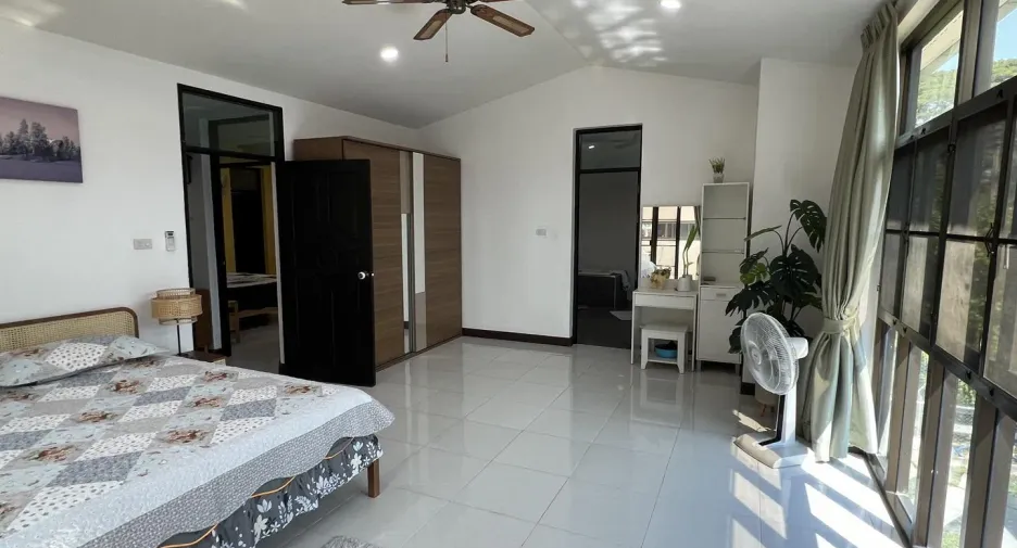 For rent 5 bedrooms villa in Hua Hin, Prachuap Khiri Khan