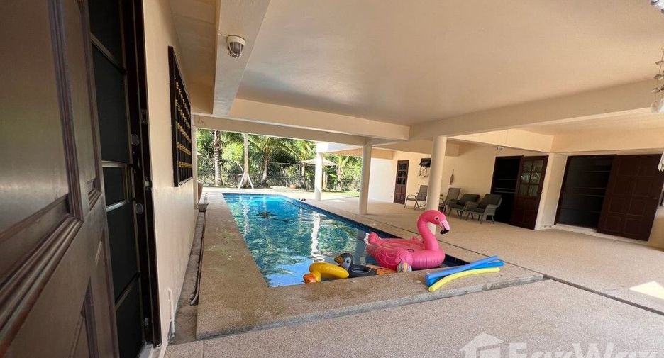 For rent 5 bedrooms villa in Hua Hin, Prachuap Khiri Khan