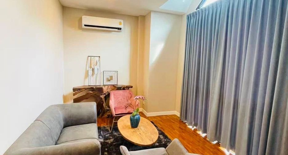 For rent 6 ベッドルーム house in San Sai, Chiang Mai