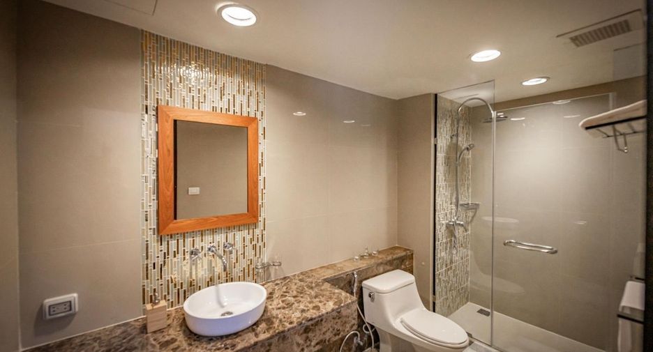 For sale and for rent 2 bedrooms condo in Khlong Toei, Bangkok