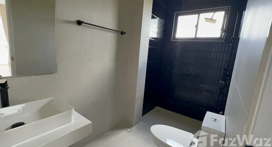 À vendre et à louer 5 chambres villa à Hang Dong, Chiang Mai