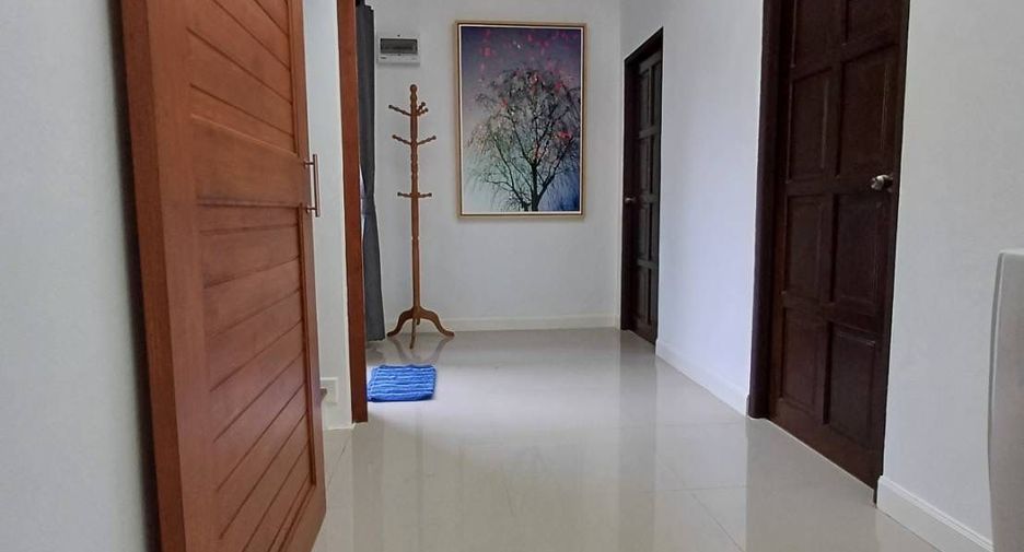 À louer 4 chambres maison à Saraphi, Chiang Mai
