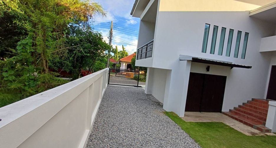 À louer 4 chambres maison à Saraphi, Chiang Mai
