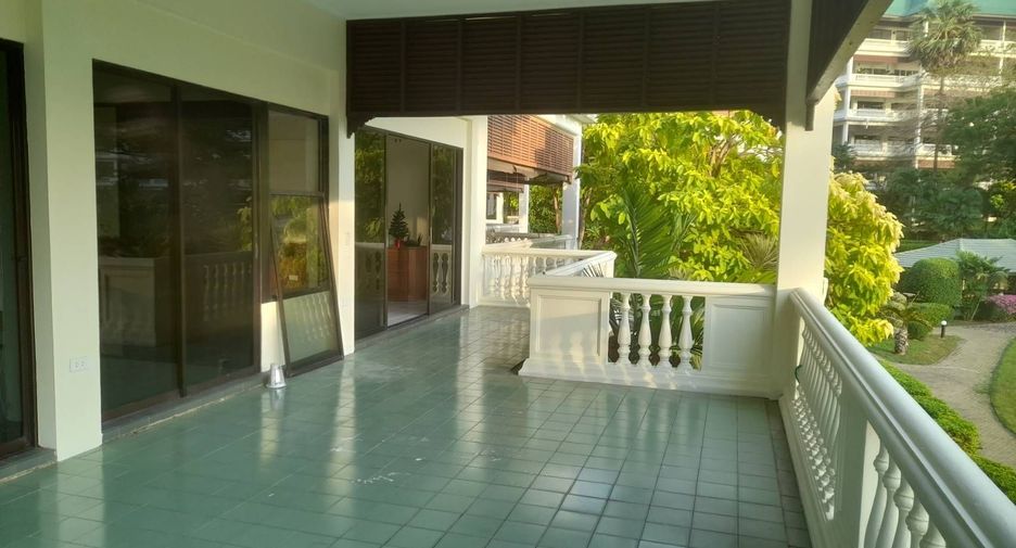 For rent 2 bedrooms condo in Na Jomtien, Pattaya