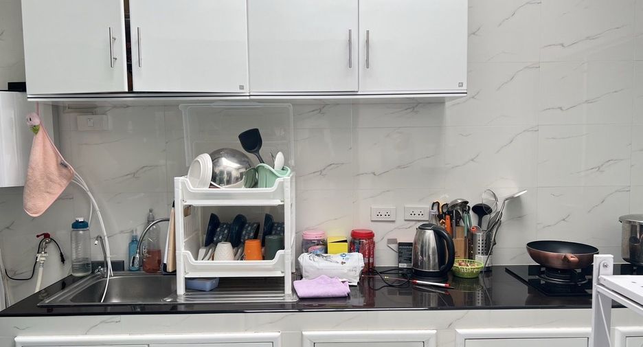 For sale 2 ベッドルーム townhouse in Thawi Watthana, Bangkok