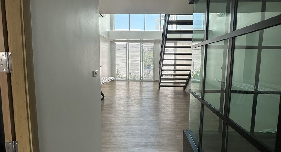Büro zur Miete in Mueang Chiang Mai, Chiang Mai