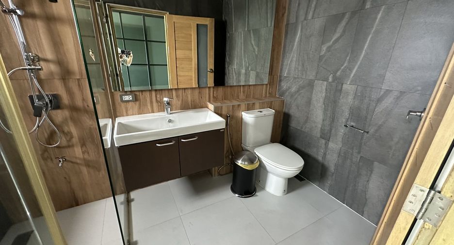 Büro zur Miete in Mueang Chiang Mai, Chiang Mai
