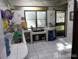 For sale 6 bedrooms townhouse in Bang Rak, Bangkok