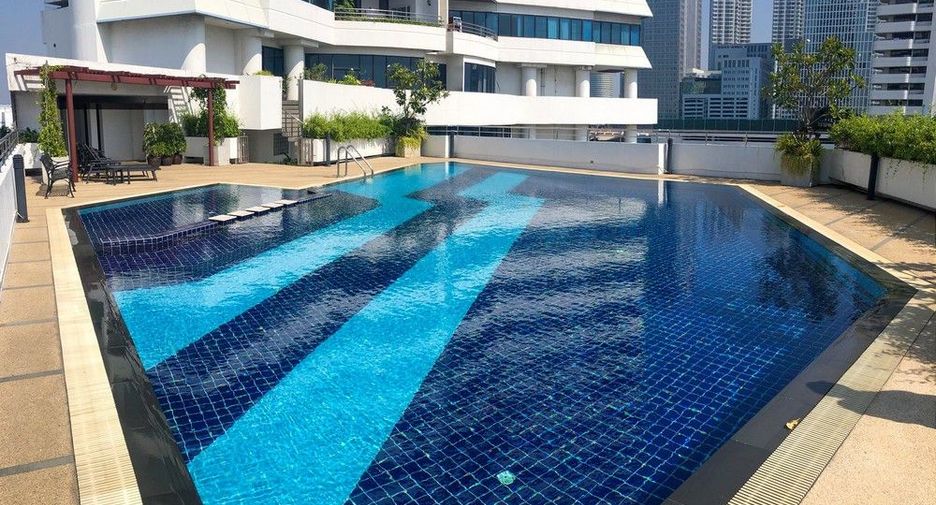 For sale 2 bedrooms condo in Yan Nawa, Bangkok