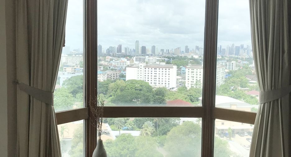For sale and for rent 3 bedrooms condo in Suan Luang, Bangkok