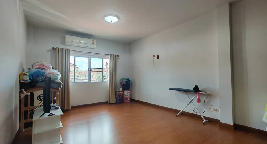 出售 4 卧室 独立屋 在 San Kamphaeng, Chiang Mai