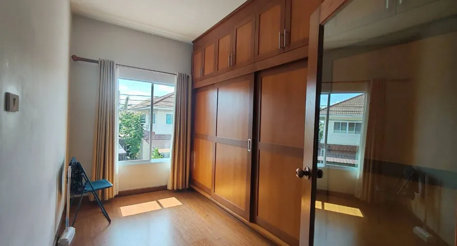 出售 4 卧室 独立屋 在 San Kamphaeng, Chiang Mai