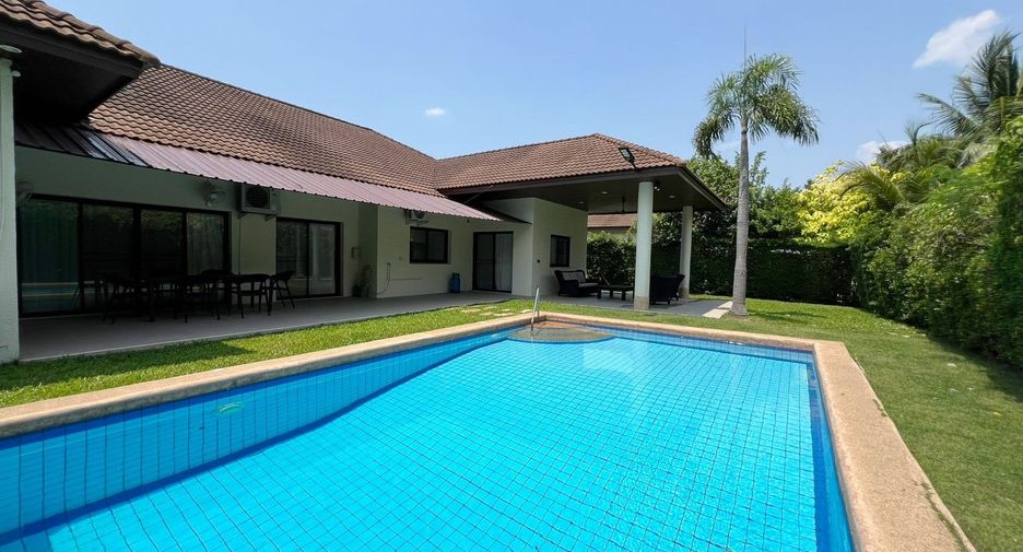 Casa en alquiler de 5 habitaciones en Bang Lamung, Chonburi