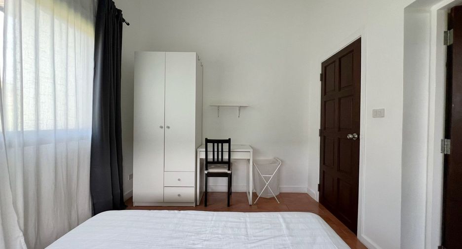 Casa en alquiler de 5 habitaciones en Bang Lamung, Chonburi
