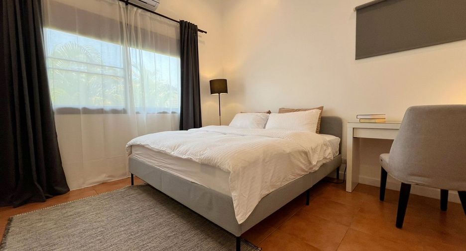 Casa en alquiler de 5 habitaciones en Bang Lamung, Chonburi