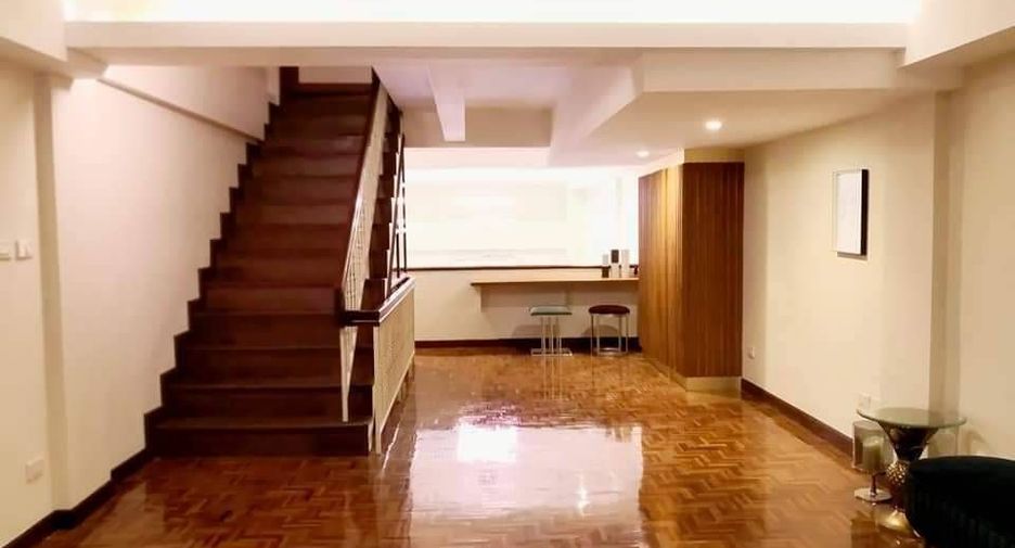 Продажа 4 спальни таунхаус в Mueang Chiang Mai, Чианг Маи