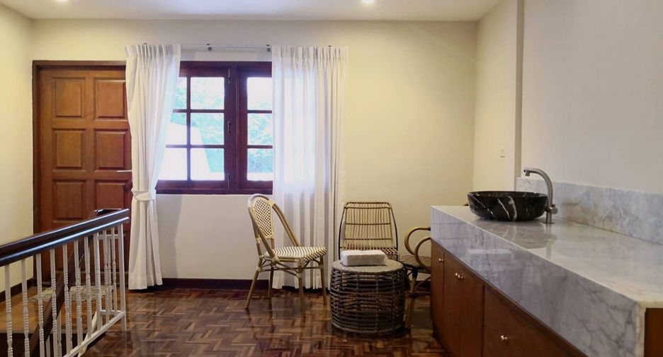 Продажа 4 спальни таунхаус в Mueang Chiang Mai, Чианг Маи