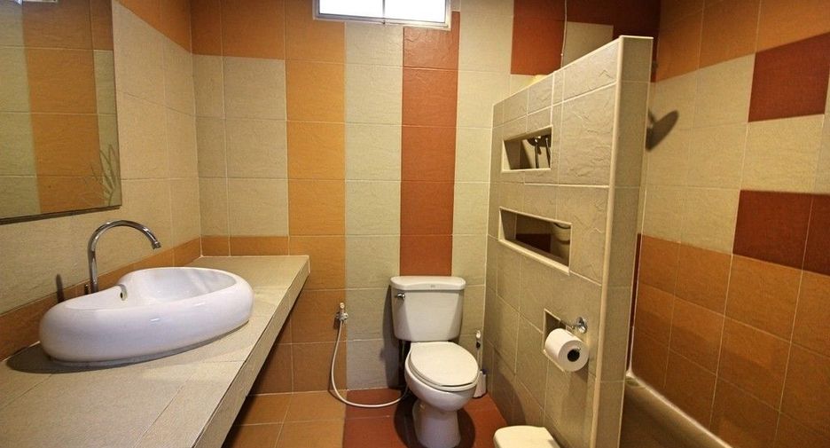 À louer 2 chambres maison à Bang Lamung, Chonburi