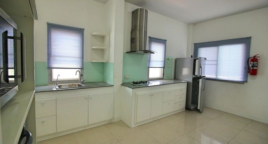 À louer 2 chambres maison à Bang Lamung, Chonburi