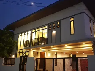 À louer 3 chambres maison à San Kamphaeng, Chiang Mai