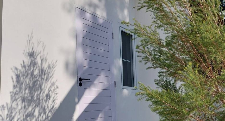 For sale 3 bedrooms house in Saraphi, Chiang Mai