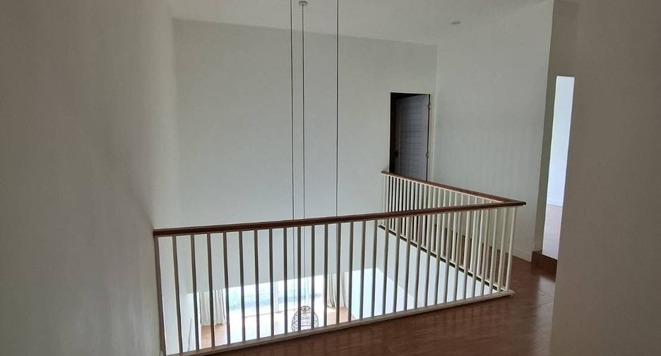 For sale 3 bedrooms house in Saraphi, Chiang Mai