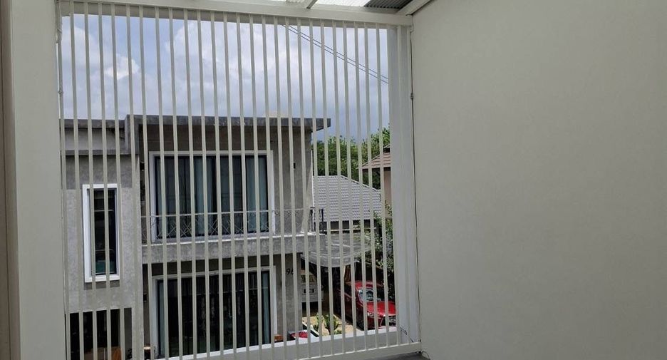 For sale 3 bedrooms house in Saraphi, Chiang Mai