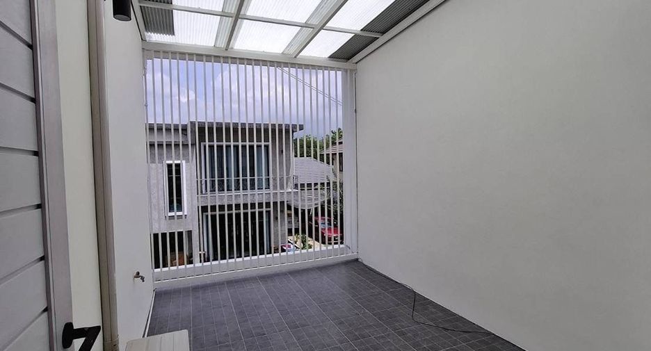 For sale 3 bedrooms house in Saraphi, Chiang Mai
