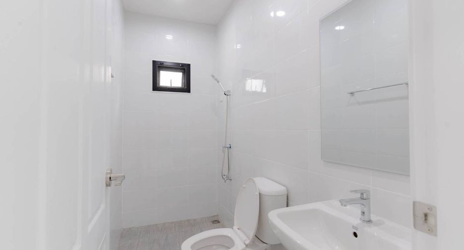 For sale 3 bedrooms house in Saraphi, Chiang Mai