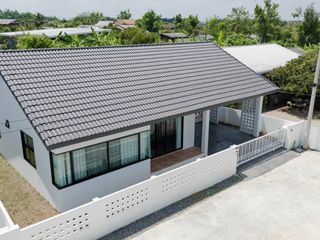 For sale 3 bedrooms house in Saraphi, Chiang Mai