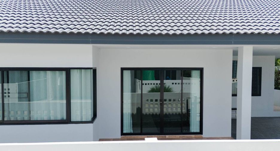 For sale 3 bedrooms house in Saraphi, Chiang Mai