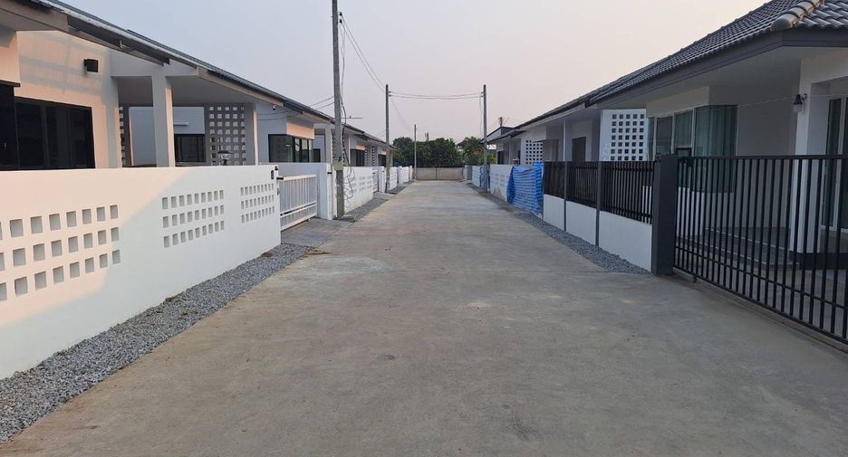 For sale 3 bedrooms house in Saraphi, Chiang Mai