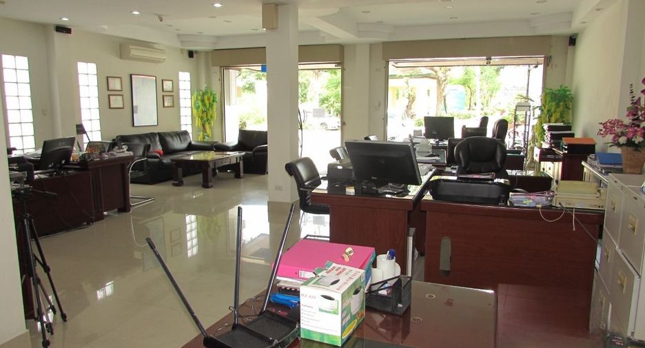 For sale 5 bedrooms townhouse in Bang Lamung, Chonburi