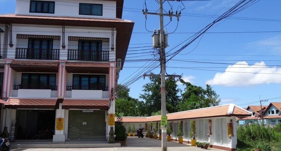For sale 5 bedrooms townhouse in Bang Lamung, Chonburi