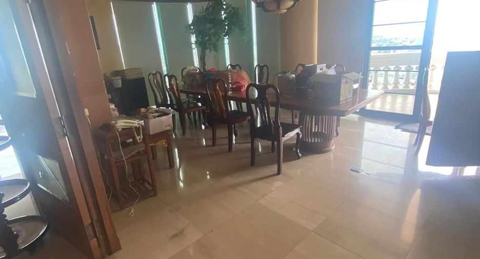 Wohnung zum Kauf mit 3 Zimmer in Khlong San, Bangkok