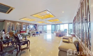 For sale 3 bedrooms condo in Khlong San, Bangkok