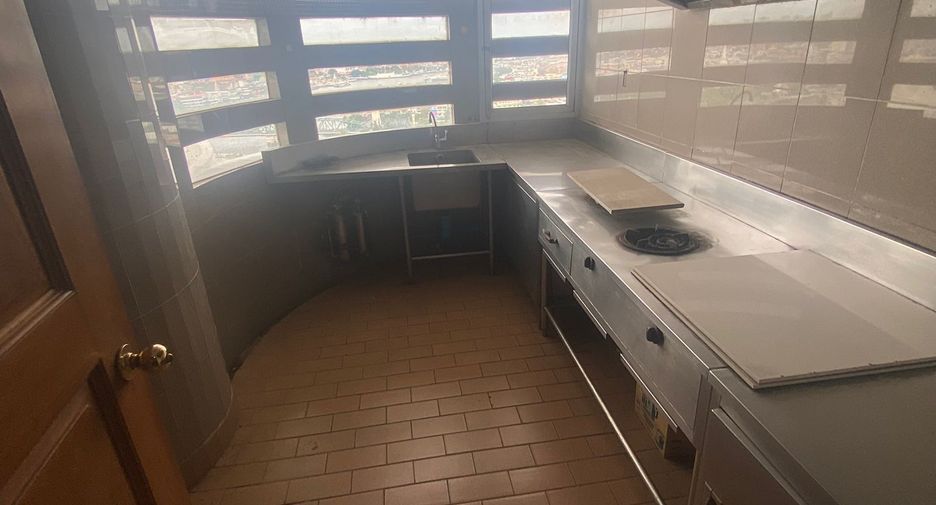 Wohnung zum Kauf mit 3 Zimmer in Khlong San, Bangkok