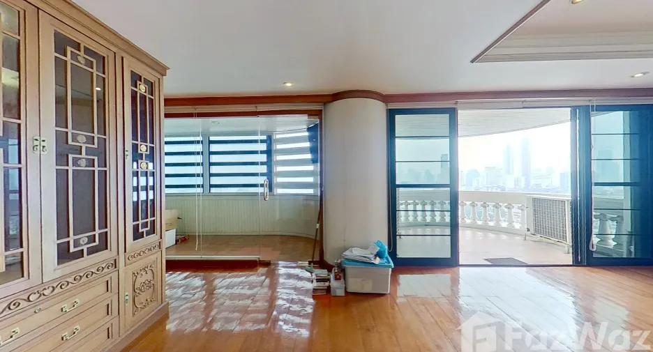 Wohnung zum Kauf mit 3 Zimmer in Khlong San, Bangkok