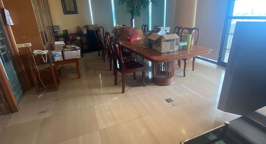 Wohnung zum Kauf mit 3 Zimmer in Khlong San, Bangkok
