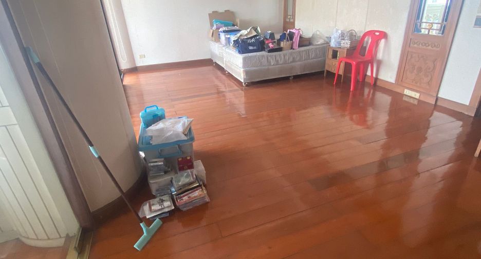 Wohnung zum Kauf mit 3 Zimmer in Khlong San, Bangkok