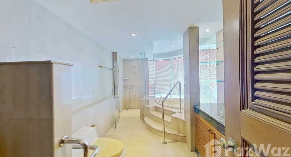 Wohnung zum Kauf mit 3 Zimmer in Khlong San, Bangkok