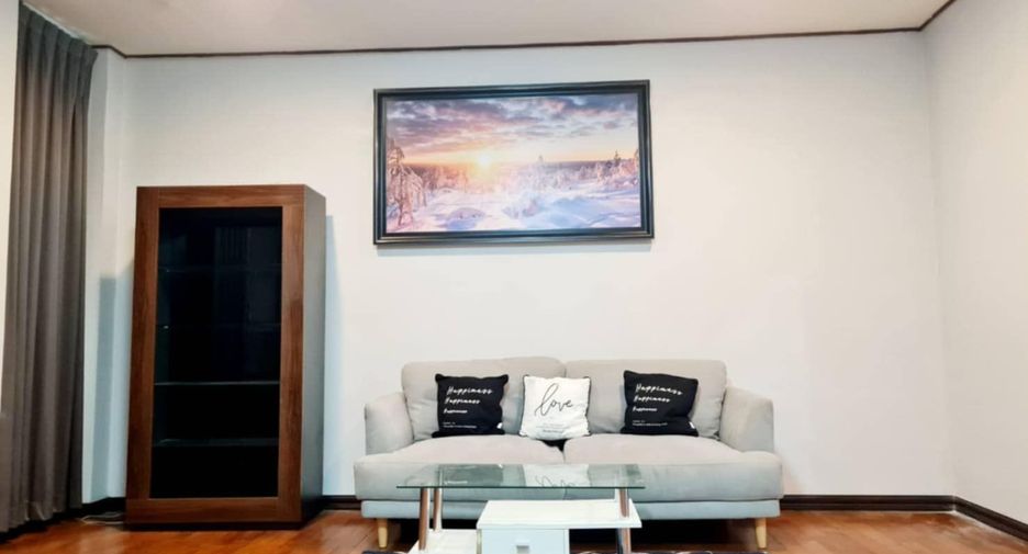 For rent 4 bedrooms house in Mueang Chiang Mai, Chiang Mai