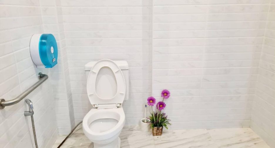For rent 4 bedrooms house in Mueang Chiang Mai, Chiang Mai