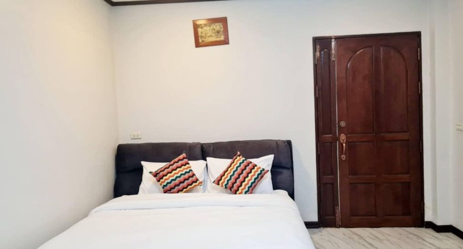 For rent 4 bedrooms house in Mueang Chiang Mai, Chiang Mai