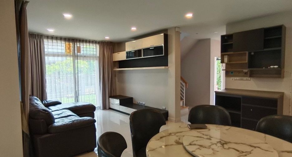 For sale 4 bedrooms house in Thawi Watthana, Bangkok